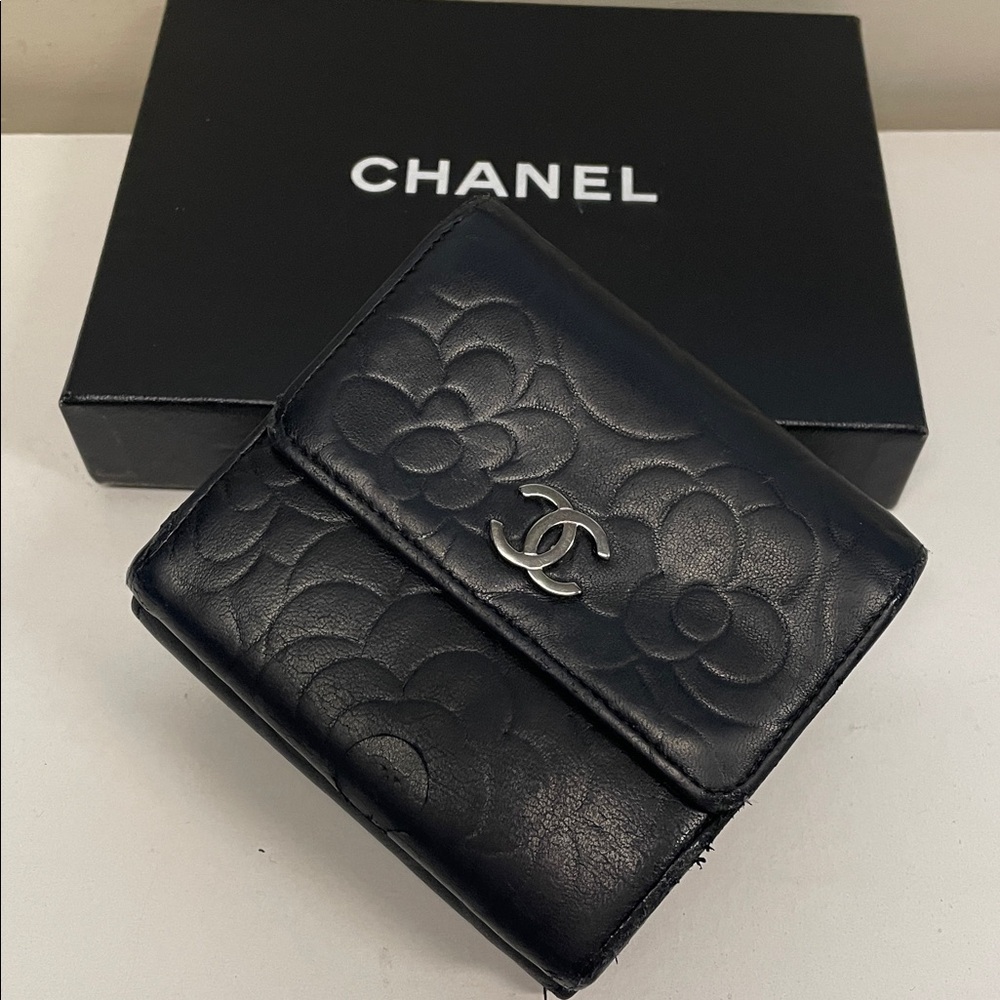 Authentic CHANEL Camellia Black Lambskin Double-hook Wallet